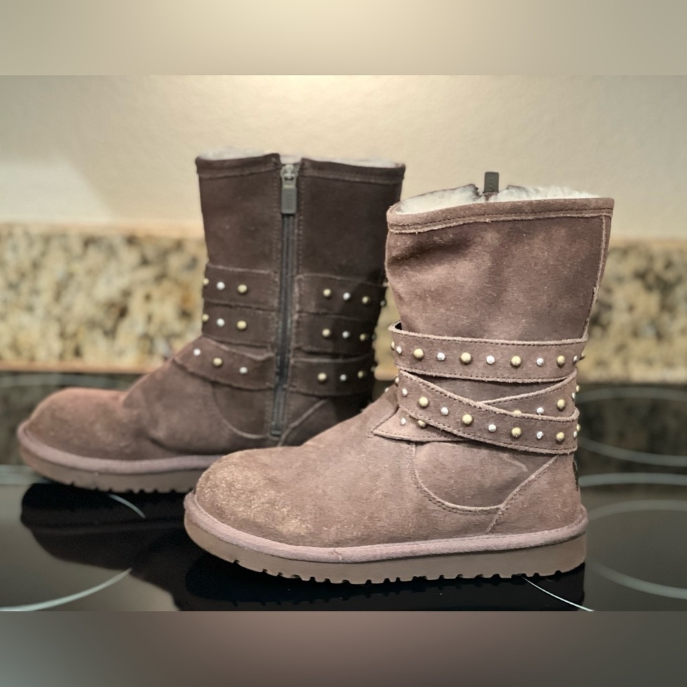 Ugg Girl’sBoots 3287 Brown Clovis Boots w/Leather Studded Belts & Zipp… - Picture 1 of 8